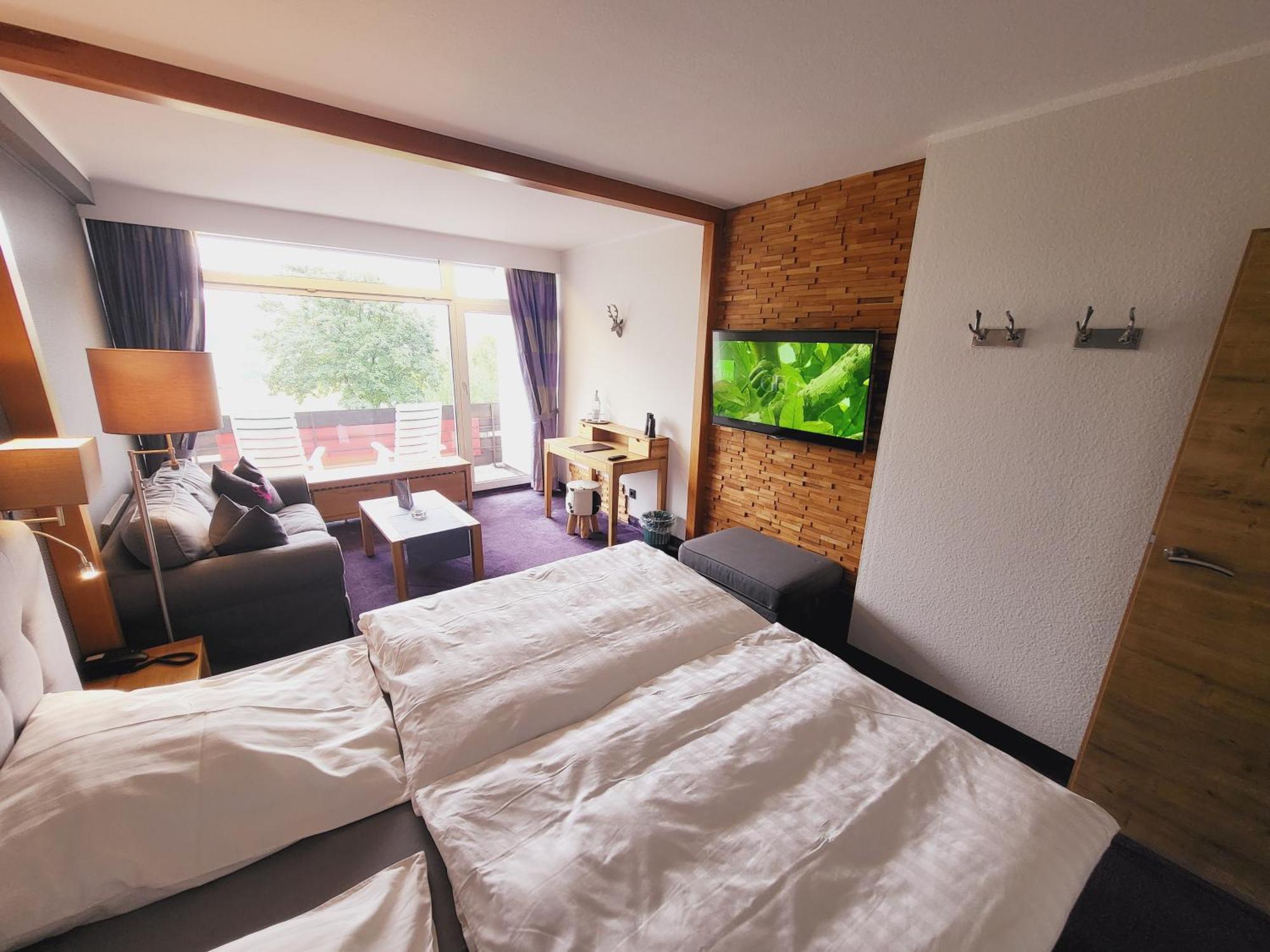 Berghotel Habbel Und Die Welt Kann Warten Cobbenrode ภายนอก รูปภาพ