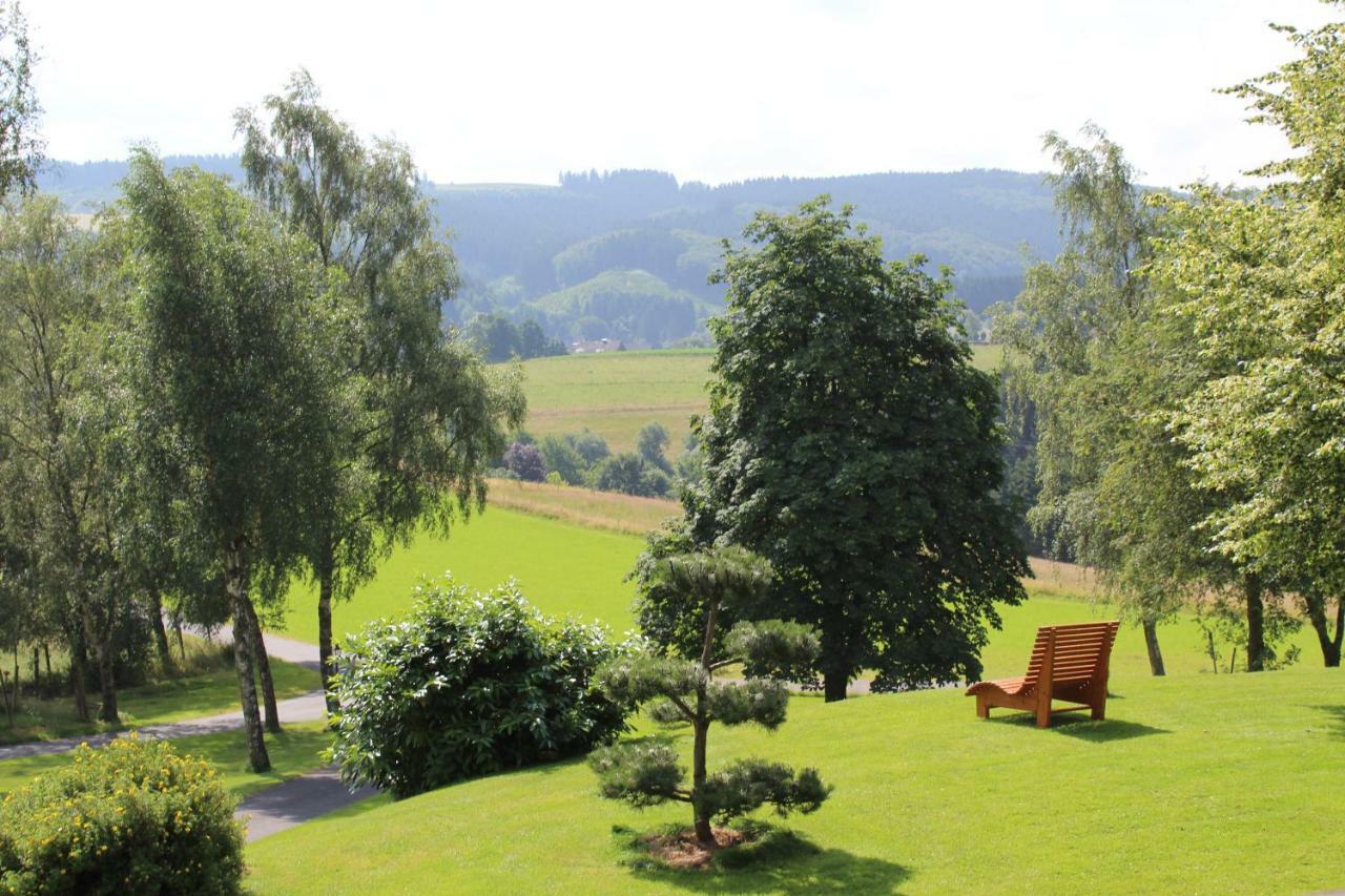 Berghotel Habbel Und Die Welt Kann Warten Cobbenrode ภายนอก รูปภาพ