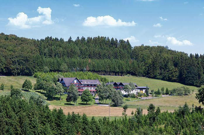 Berghotel Habbel Und Die Welt Kann Warten Cobbenrode ภายนอก รูปภาพ